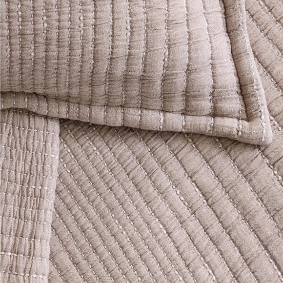 QUINCE Organic Cotton Channel Stitch Sham Set IN KING SIZE IN TAUPE NWT - Picture 6 of 6